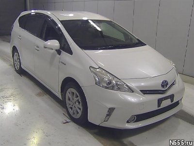 Минивэн гибрид Toyota Prius Alpha ZVW41W S